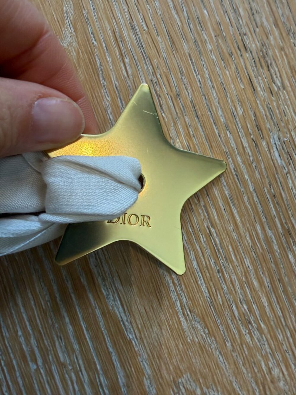 Dior Gold Star Ornament with White DIOR Logo Ribbon - Bag Charm - Picture 5 of 5